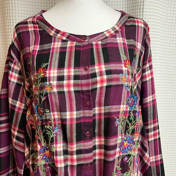 🌸The Pioneer Woman🌸 Embroidered Flannel top, Long Sleeve Button front ~ XXXXL - Picture 1 of 11